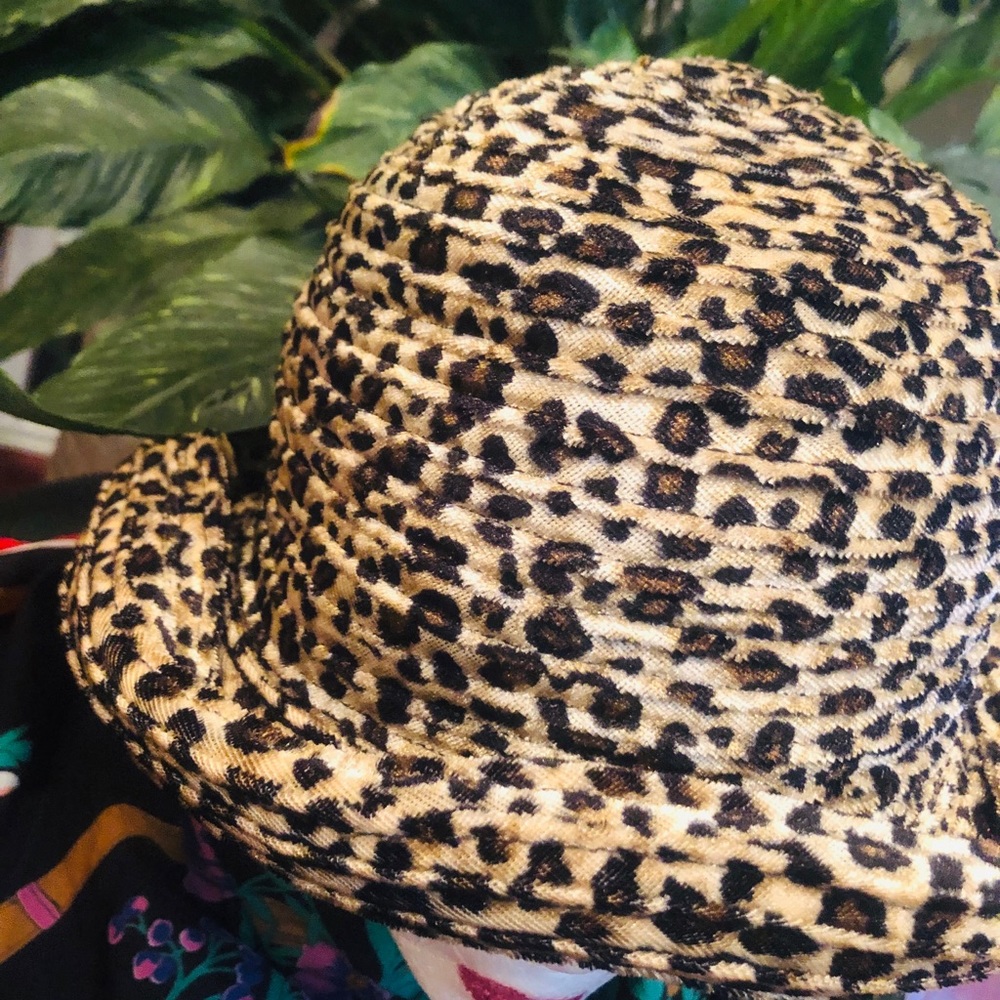 Leopard Hat - Picture 2 of 3